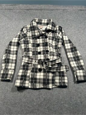 Glimmer by JJ Basics Plaid Trench coat With Belt Size L